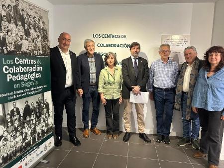 Imagen La Diputación de Segovia hace posible la exposición sobre los pioneros de la formación educativa en la escuela rural en el Campus María...