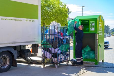 Imagen Los contenedores de Humana recuperan más de 14 toneladas de textil usado