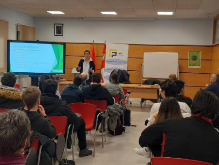 Imagen Los alumnos del CIFP Felipe VI conocen las cualidades del Garbanzo de Valseca de la mano de las técnicos del Laboratorio de Prodestur